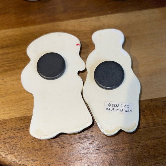 Pilsbury dough boy cookie jar, shakers and magnets - Picture 7 of 7